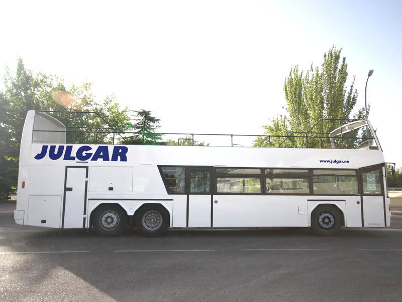 bus descapotable Julgar lateral